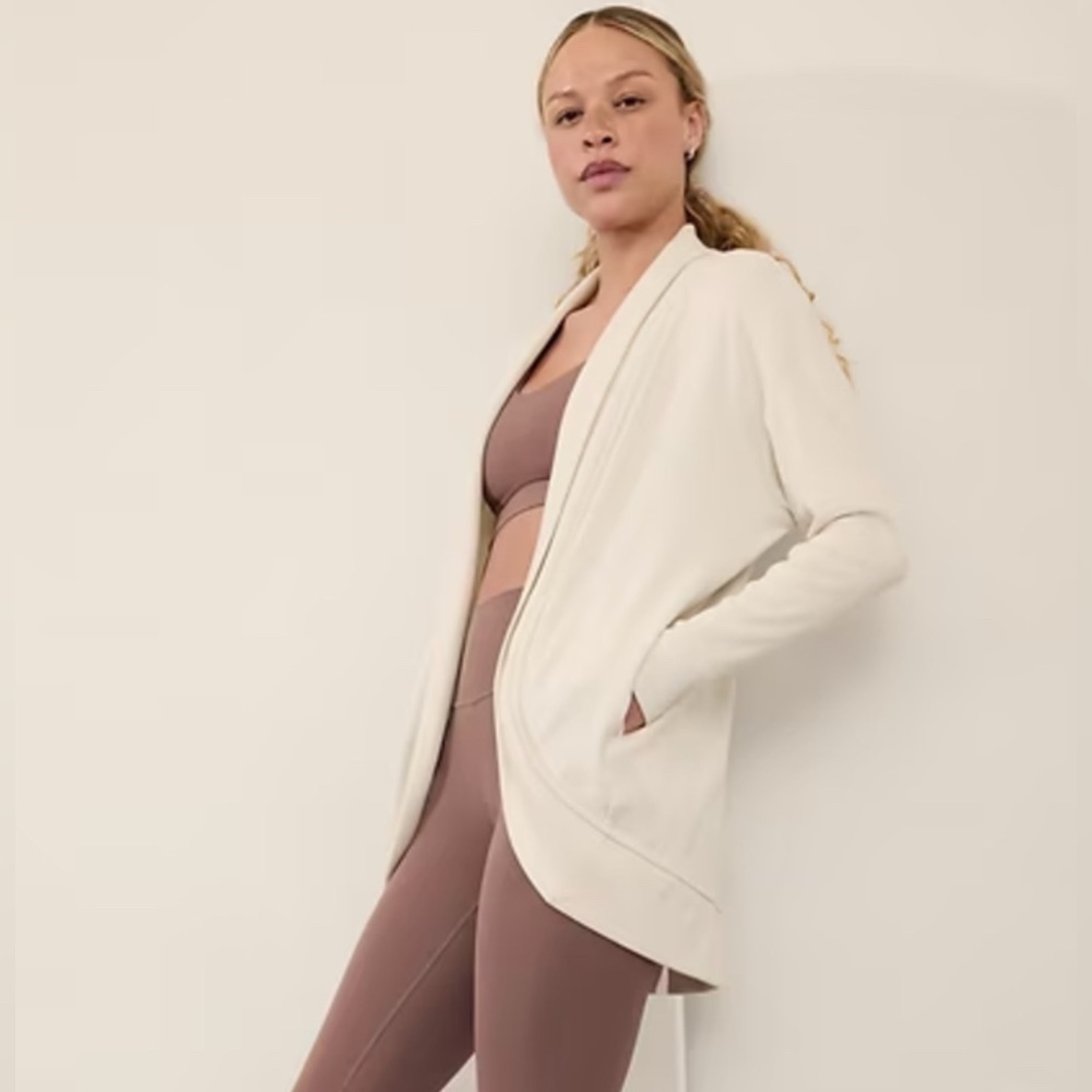 NWT Athleta Presence Cocoon Bone Wrap Size 1X